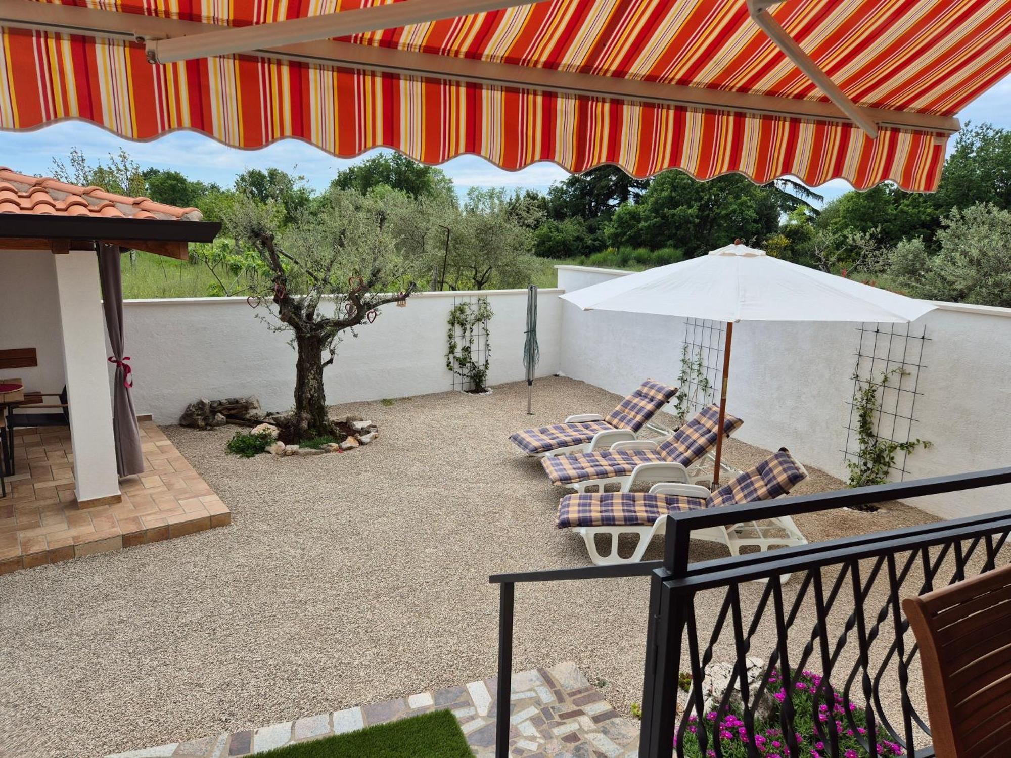 Apartment Vinja Porec - Privat Garden - Whirlpool ภายนอก รูปภาพ