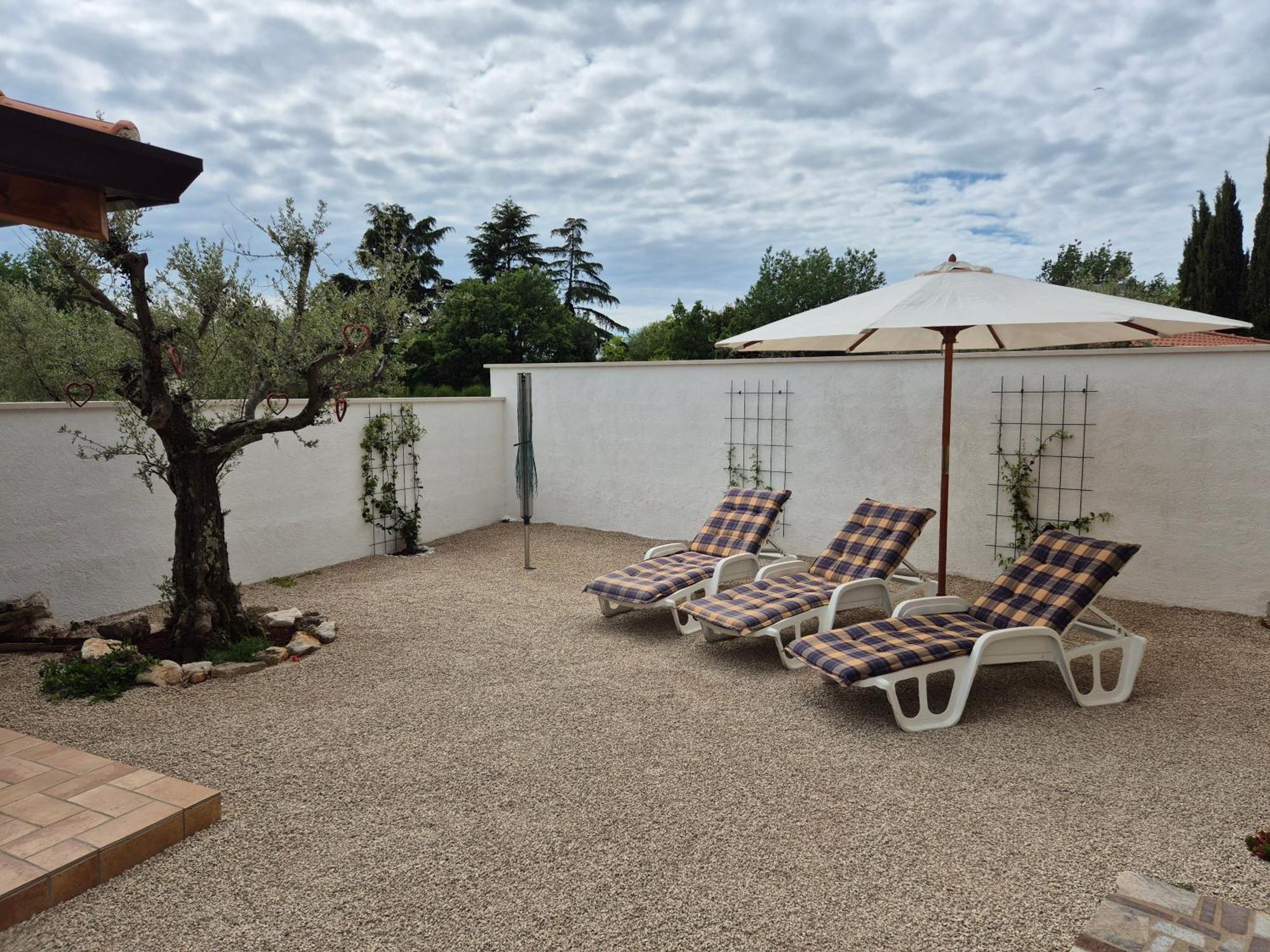 Apartment Vinja Porec - Privat Garden - Whirlpool ภายนอก รูปภาพ