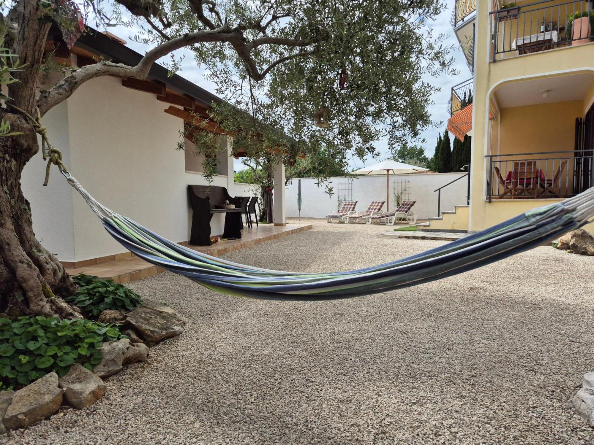 Apartment Vinja Porec - Privat Garden - Whirlpool ภายนอก รูปภาพ